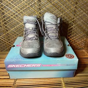 Skechers Synergy - Cool Seeker Sz 6.5 Womens Snow Hiking Boot Fashion